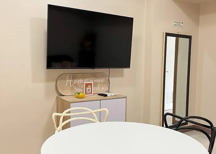 Newport Premium Aparthotel 4*
